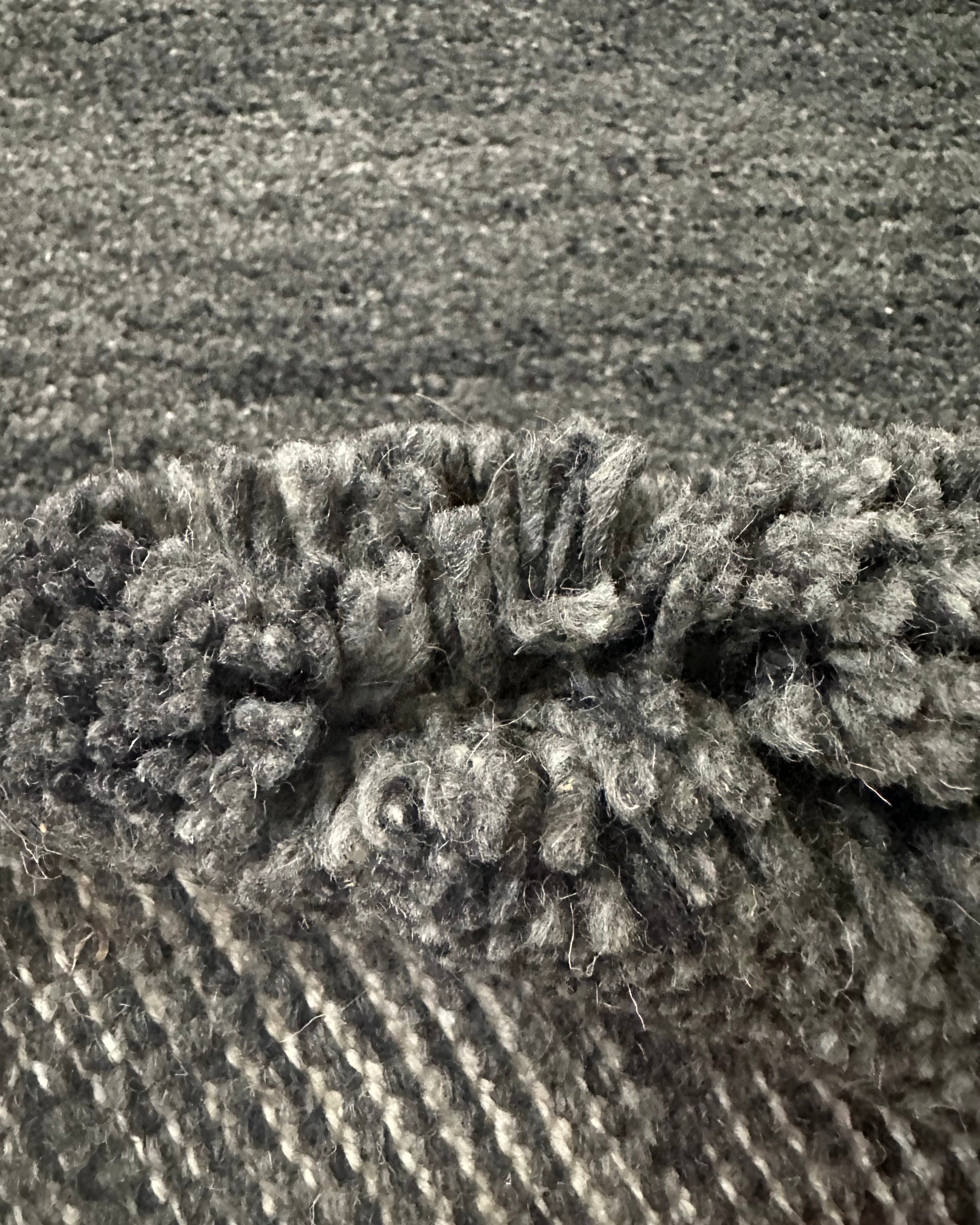 Tapis ZAMAN Atelier — Basalte | Laine Vierge Haute Densité Noué Main