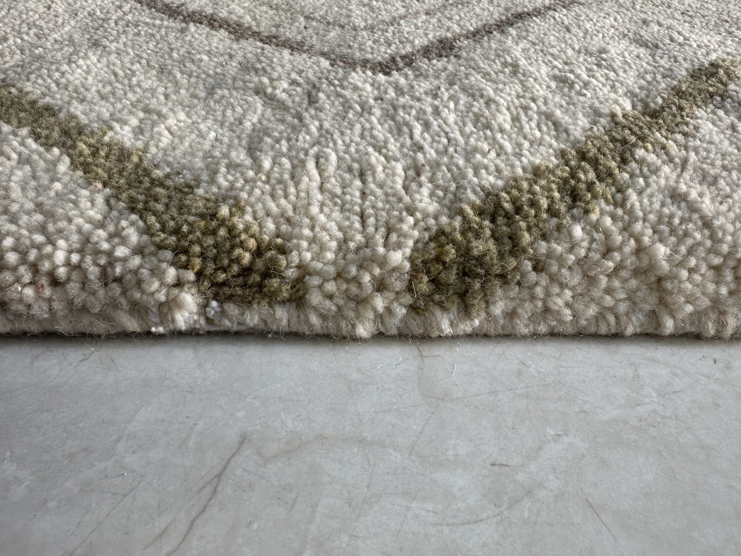 Tapis Marocain Fait Main AZRU — 120×180 cm | Bleu Nuit Laine Vierge Noué Main