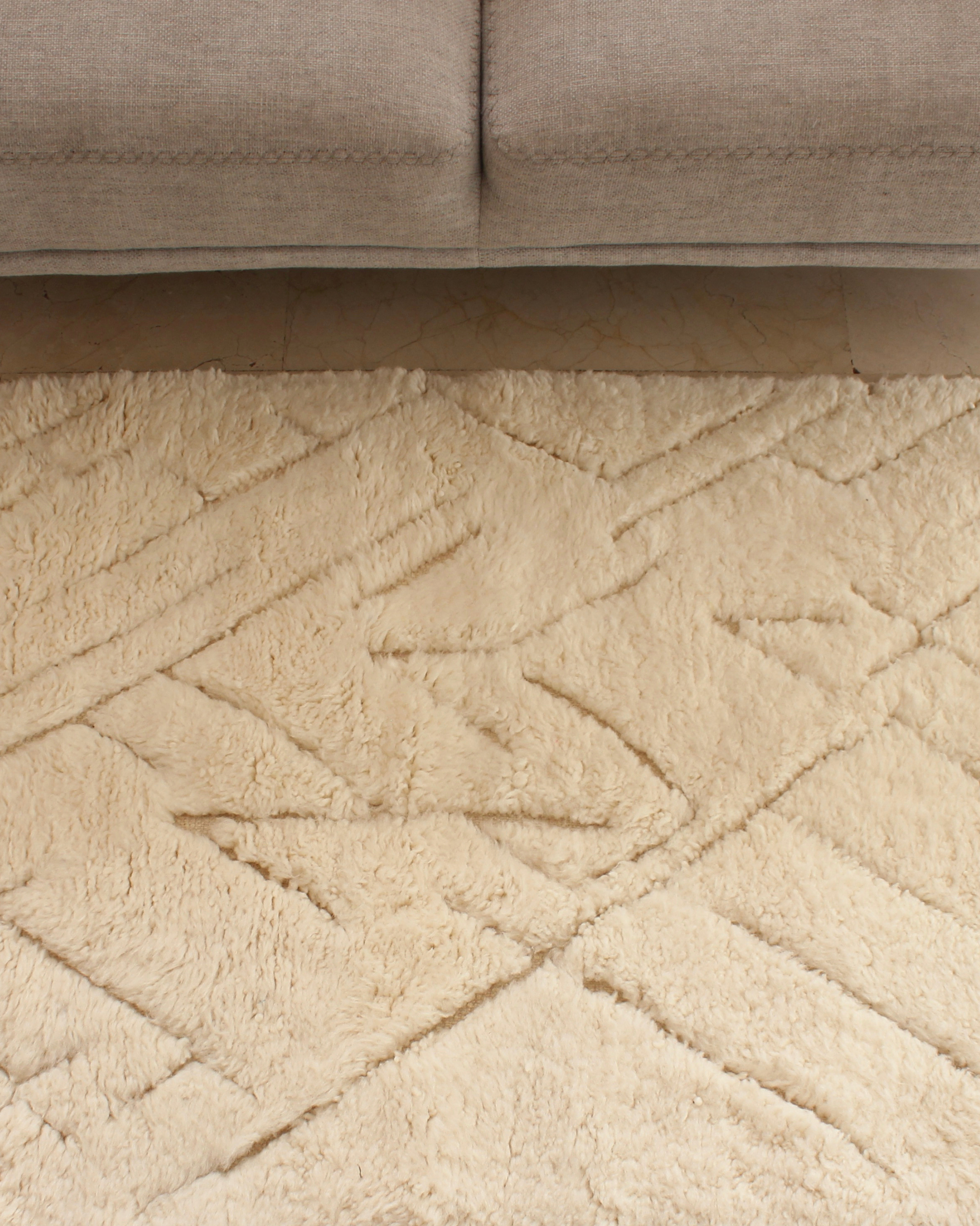 Tapis Beni Ourain AZAR — Espaces Moyens | Laine Vierge Blanc Naturel Noué Main